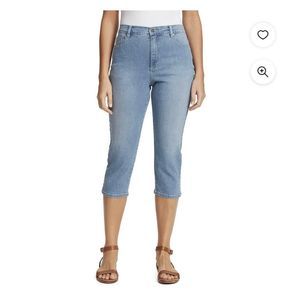 Gloria Vanderbilt Women’s Amanda Jean Capri Pants‎ Light Wash Size 4 NWT